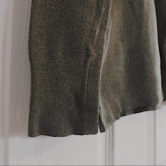 American Eagle Crewneck Knit Sweater - Picture 4 of 4